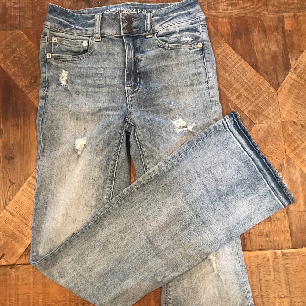 AE Hi-Rise Artist Flare distressed jeans 2 Reg